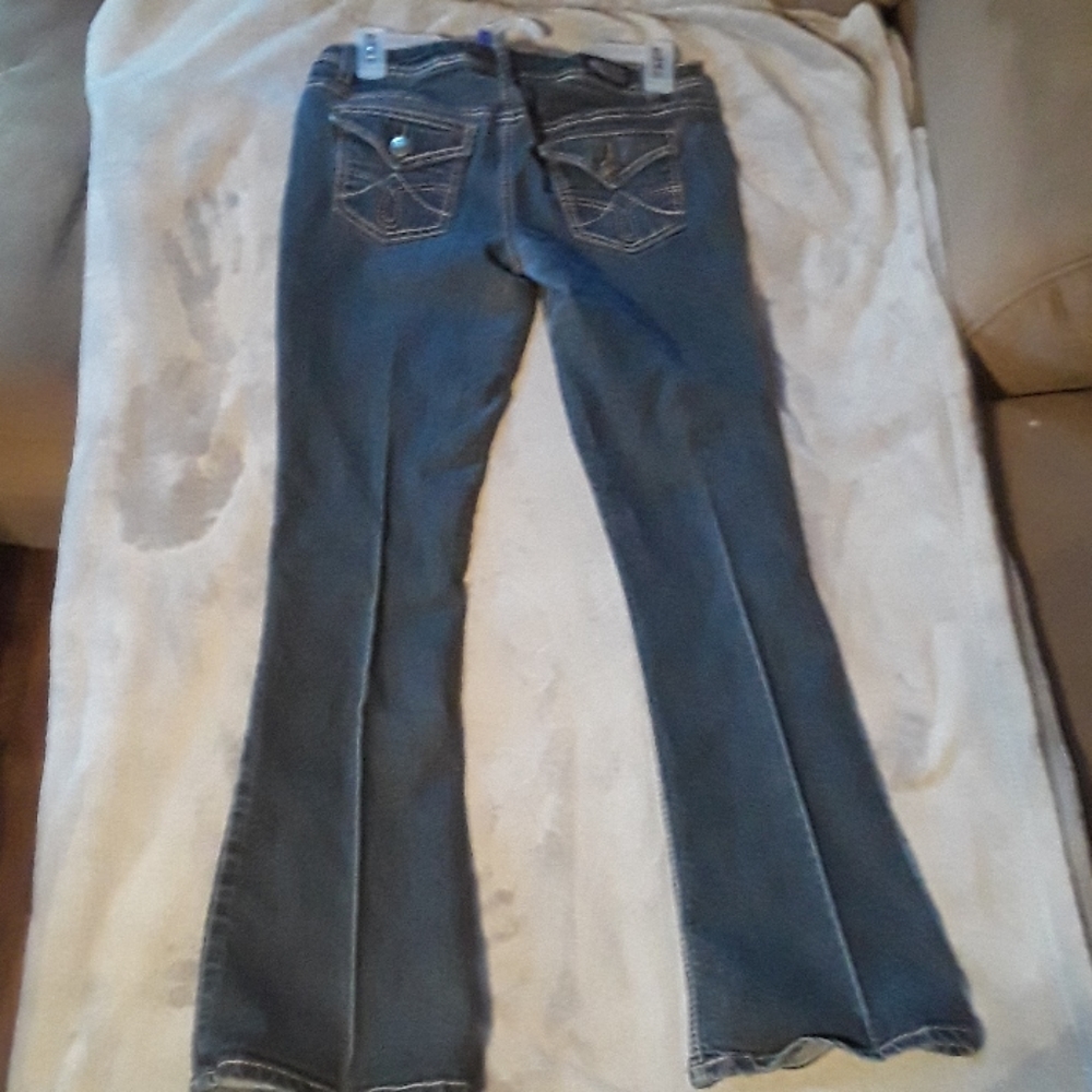 Earl Jean Blue - Picture 2 of 2